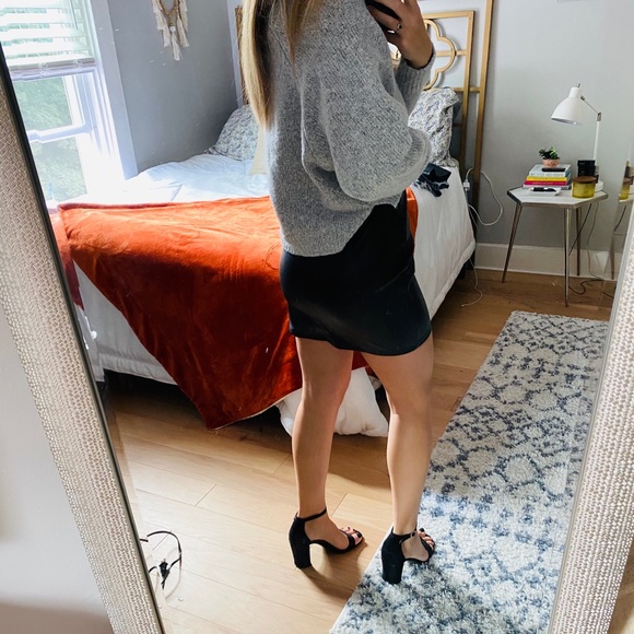 Form Fitting Faux Leather Skirt, Size S - Picture 4 of 5